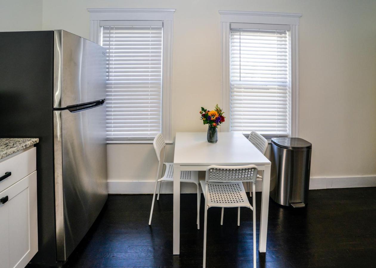 Modern Two Bedroom Condo - Boston Stoneham Ngoại thất bức ảnh