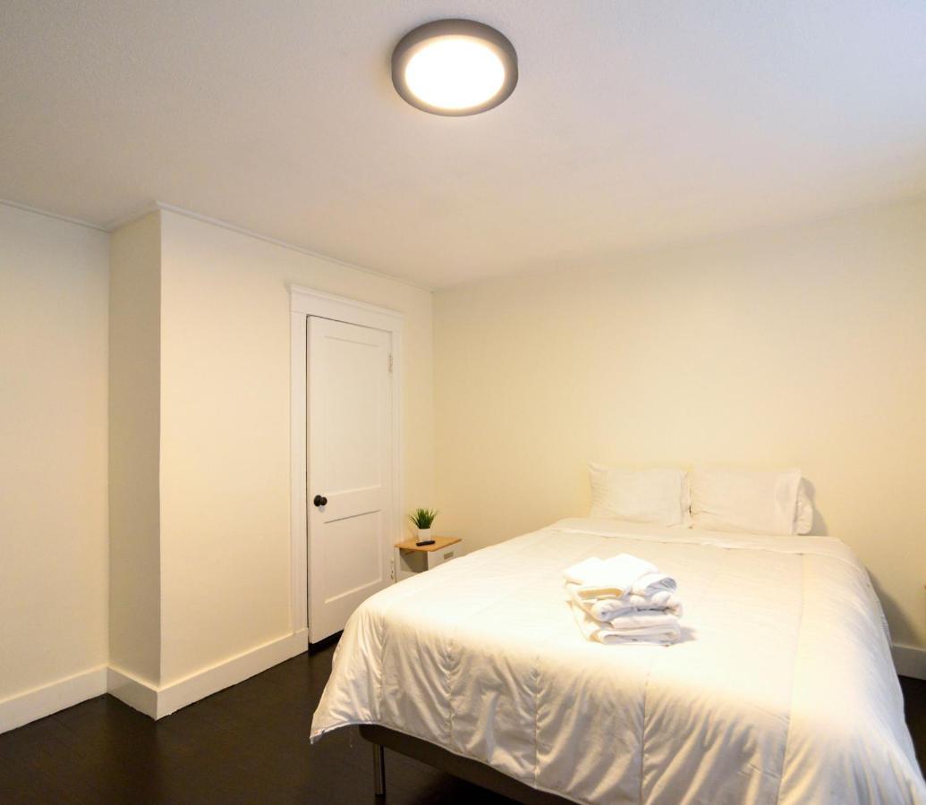Modern Two Bedroom Condo - Boston Stoneham Ngoại thất bức ảnh
