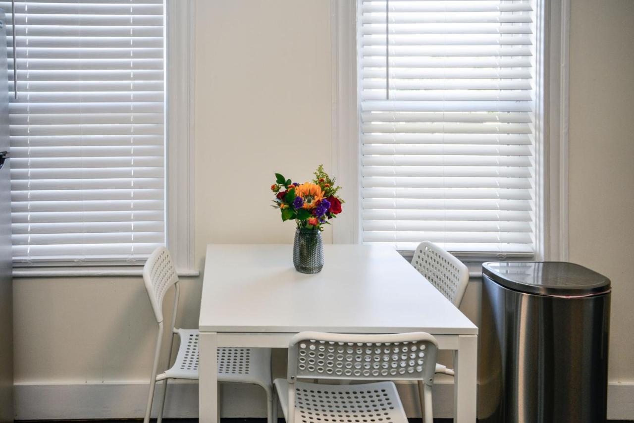 Modern Two Bedroom Condo - Boston Stoneham Ngoại thất bức ảnh