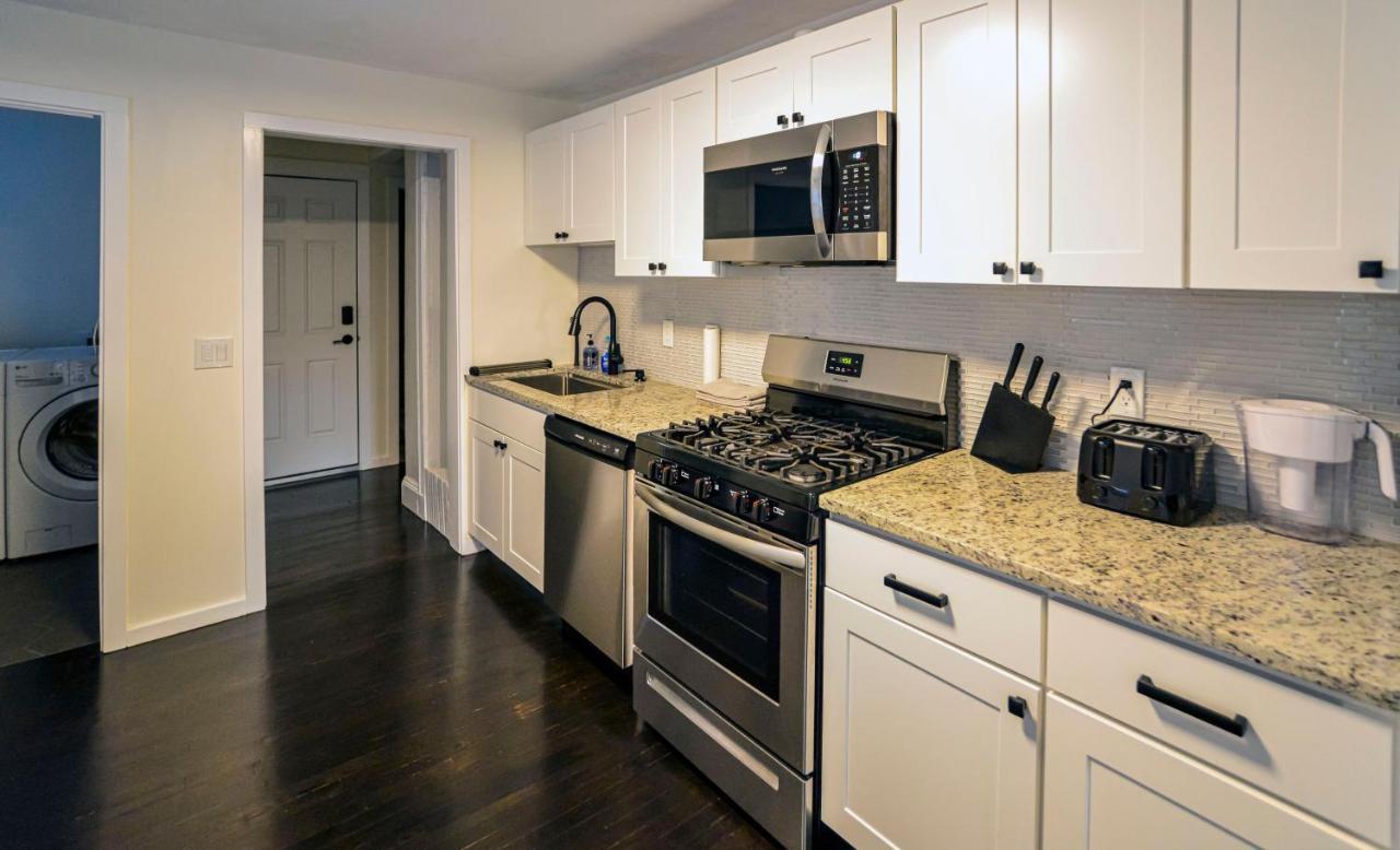 Modern Two Bedroom Condo - Boston Stoneham Ngoại thất bức ảnh