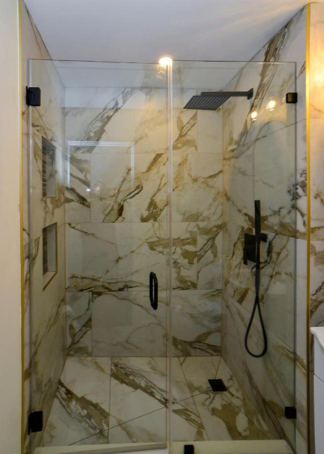 Modern Two Bedroom Condo - Boston Stoneham Ngoại thất bức ảnh