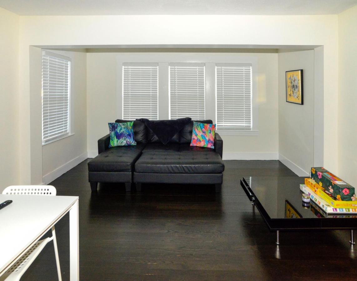 Modern Two Bedroom Condo - Boston Stoneham Ngoại thất bức ảnh
