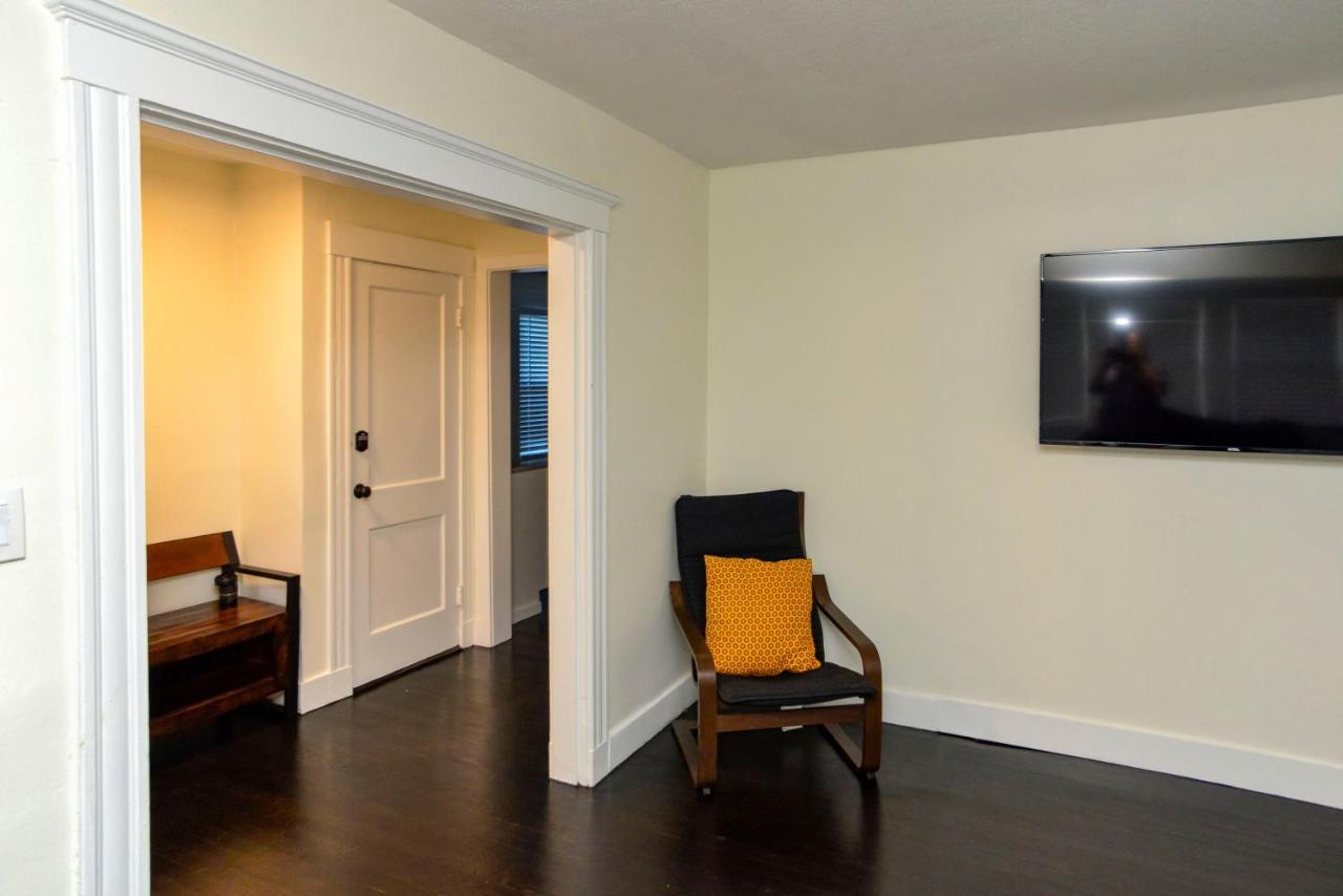 Modern Two Bedroom Condo - Boston Stoneham Ngoại thất bức ảnh