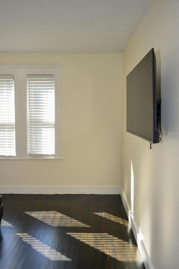 Modern Two Bedroom Condo - Boston Stoneham Ngoại thất bức ảnh