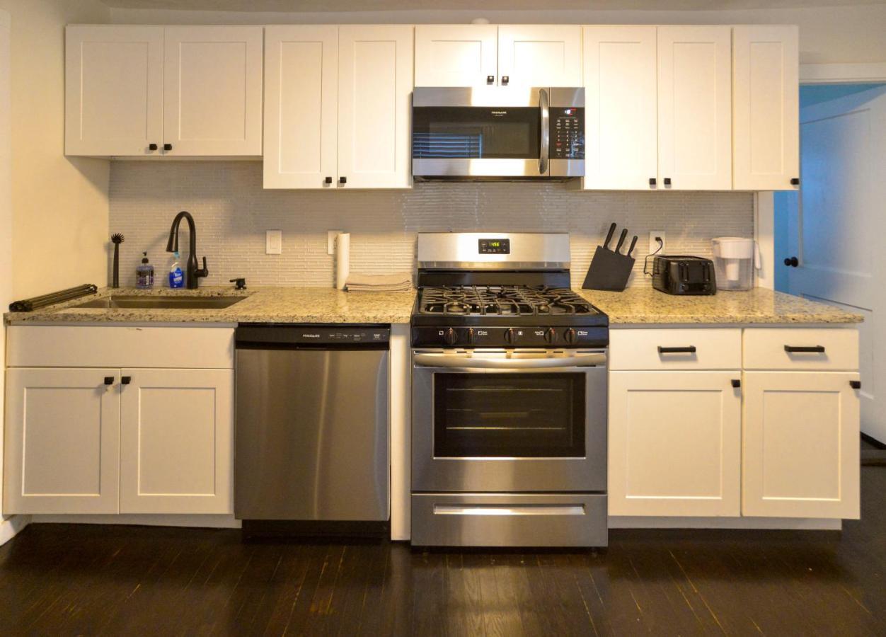 Modern Two Bedroom Condo - Boston Stoneham Ngoại thất bức ảnh