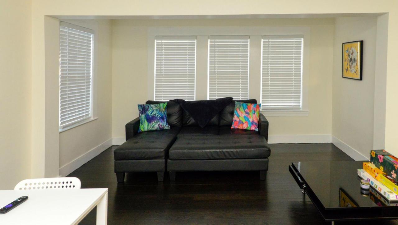 Modern Two Bedroom Condo - Boston Stoneham Ngoại thất bức ảnh
