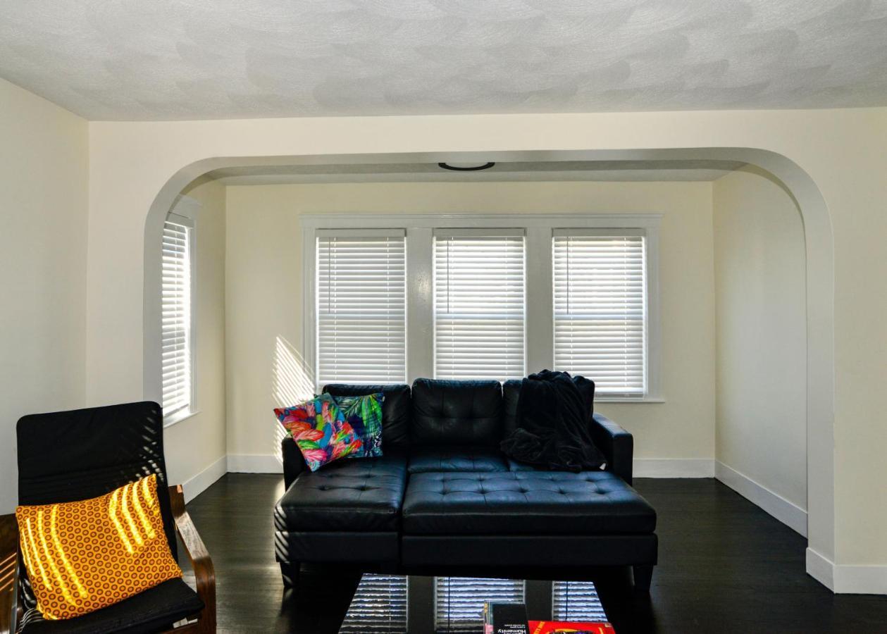 Modern Two Bedroom Condo - Boston Stoneham Ngoại thất bức ảnh