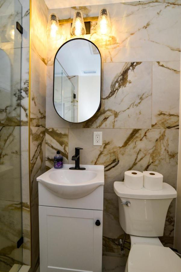 Modern Two Bedroom Condo - Boston Stoneham Ngoại thất bức ảnh