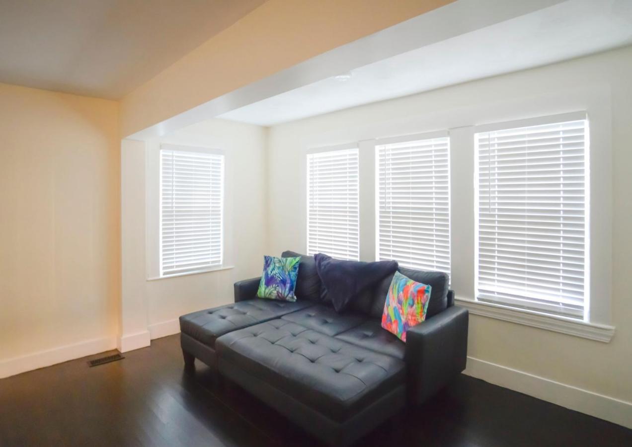 Modern Two Bedroom Condo - Boston Stoneham Ngoại thất bức ảnh