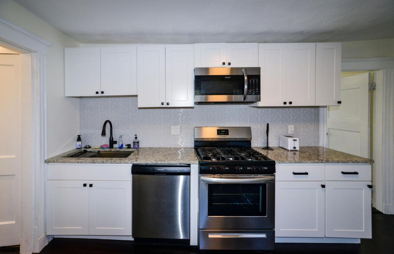 Modern Two Bedroom Condo - Boston Stoneham Ngoại thất bức ảnh