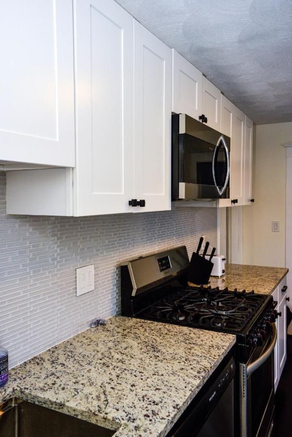 Modern Two Bedroom Condo - Boston Stoneham Ngoại thất bức ảnh