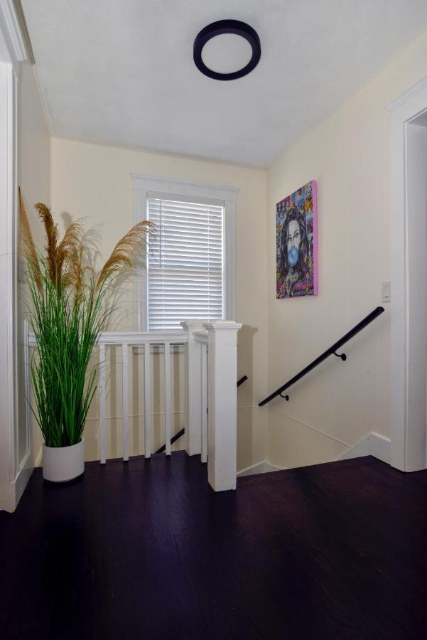 Modern Two Bedroom Condo - Boston Stoneham Ngoại thất bức ảnh