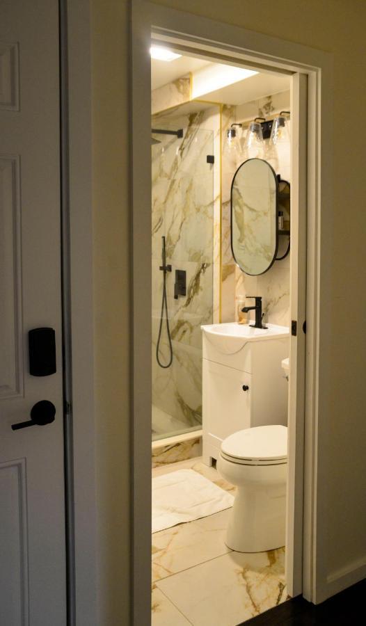 Modern Two Bedroom Condo - Boston Stoneham Ngoại thất bức ảnh