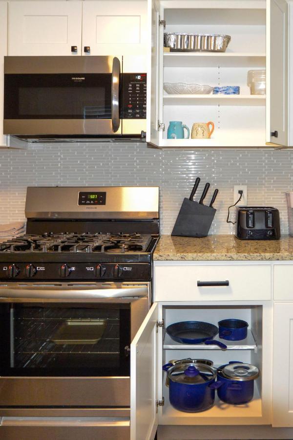 Modern Two Bedroom Condo - Boston Stoneham Ngoại thất bức ảnh